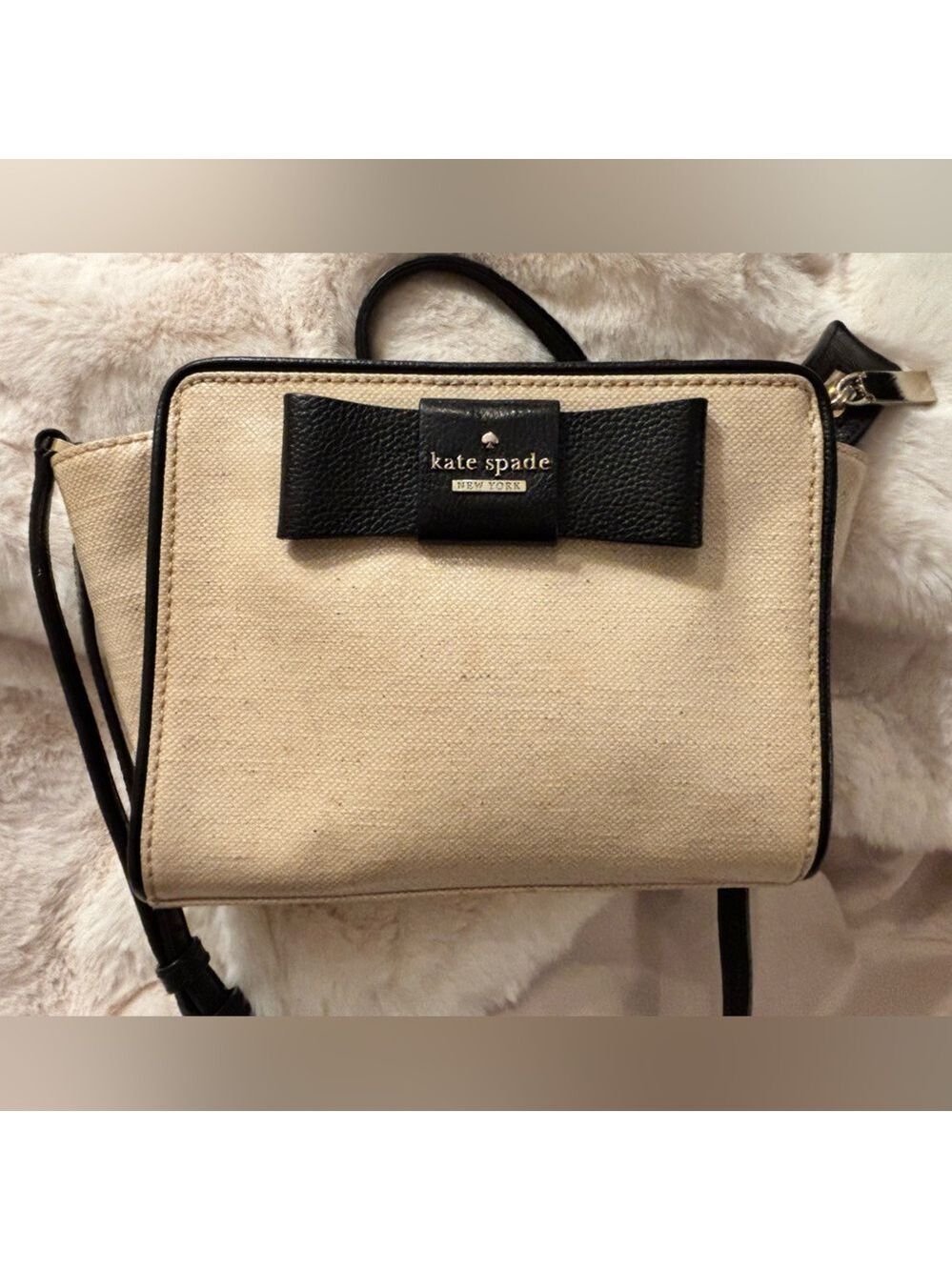 Kate Spade Black Bow on Cream Straw-like Crossbody Bag